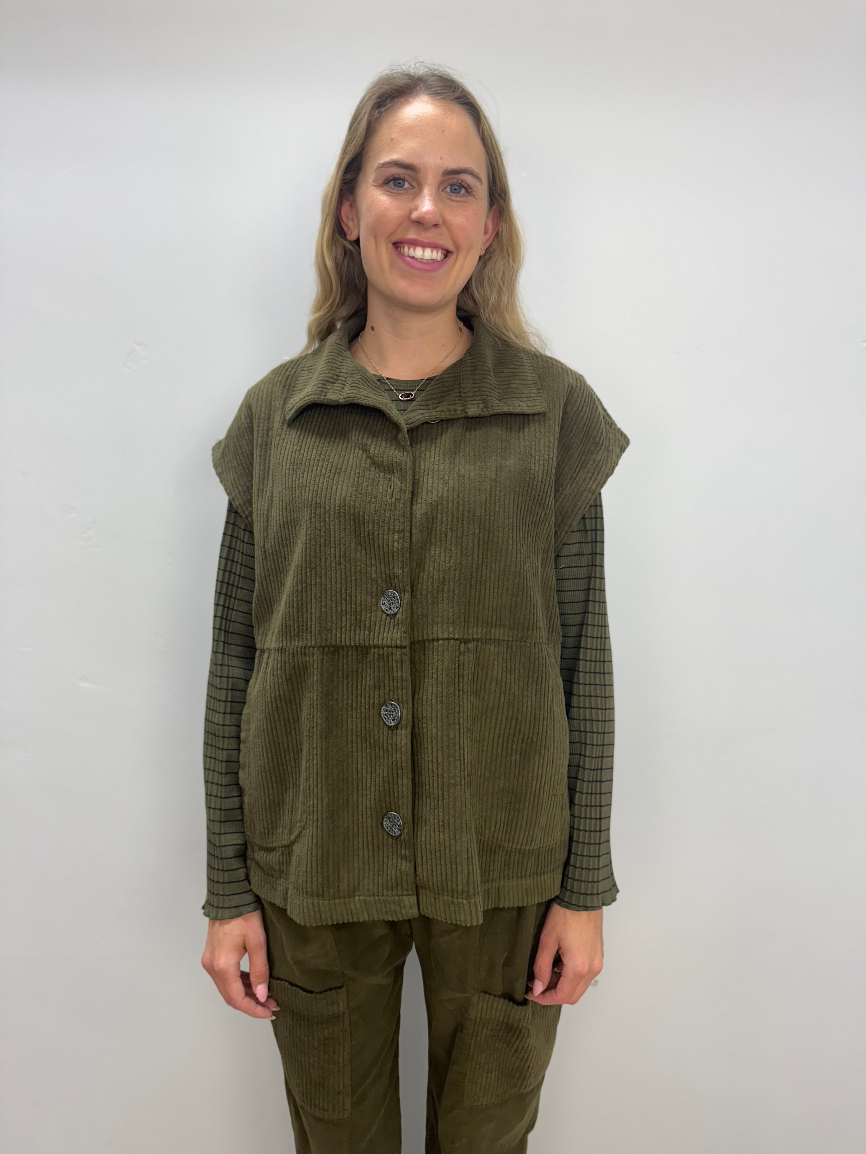 トップス LUTAYS Valmont Corduroy Vest corduroy 48 トップス LUTAYS Valmont Corduroy Vest corduroy 48 Corduroy