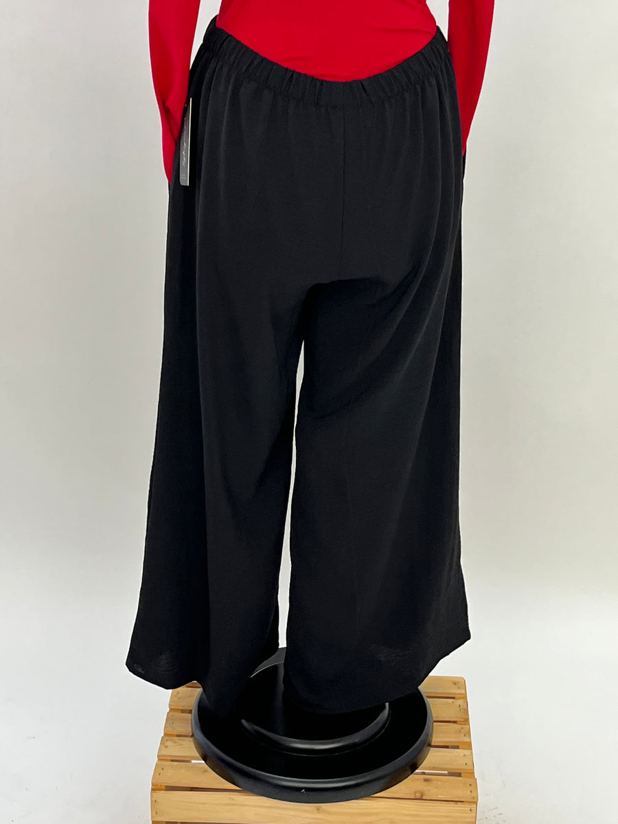 Black Wide Leg Square Puckered Pant – Twist Boutique