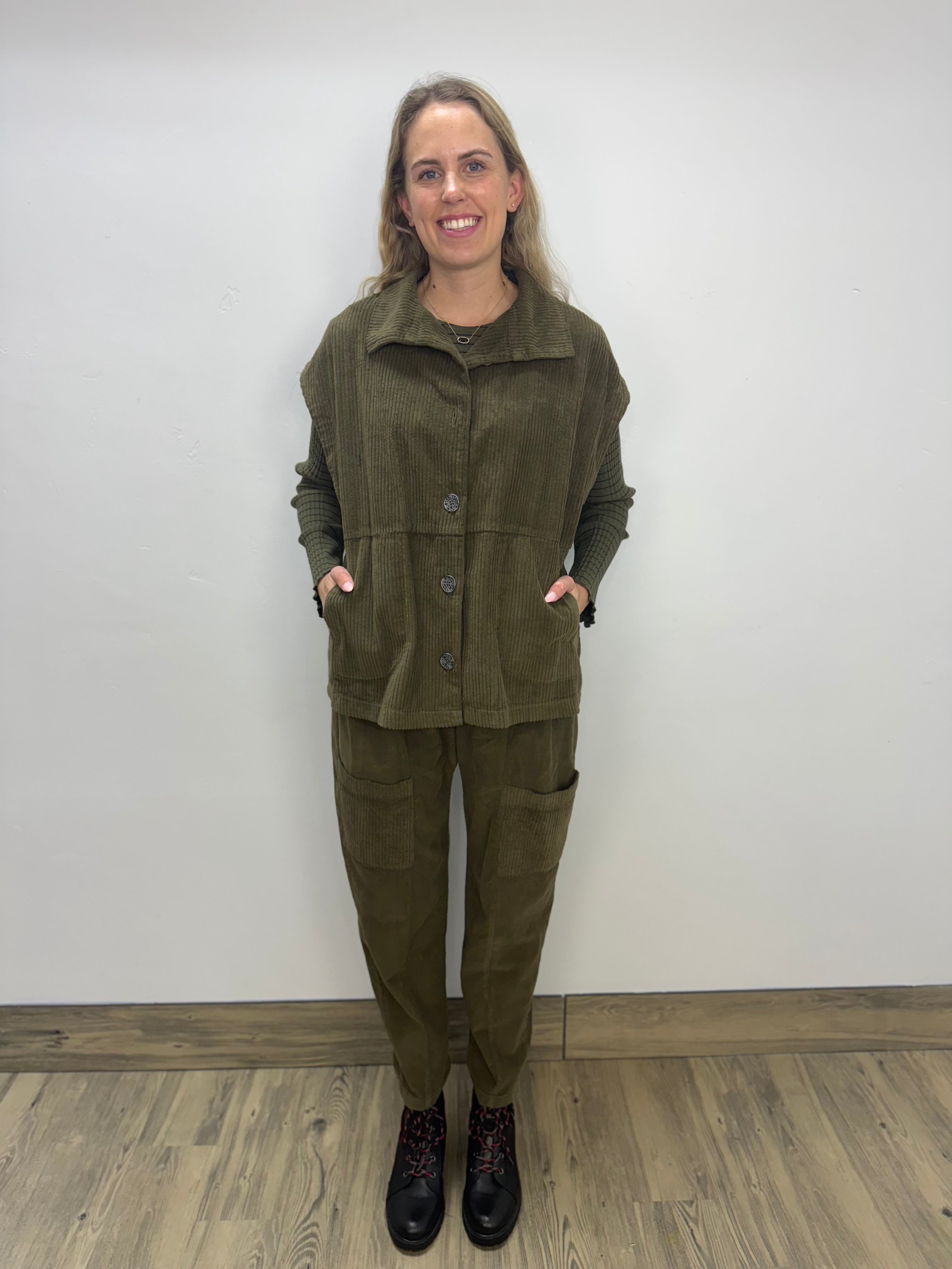 トップス LUTAYS Valmont Corduroy Vest corduroy 48 トップス LUTAYS Valmont Corduroy Vest corduroy 48 Corduroy