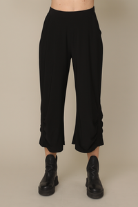 Black Nancy Trés Chic Crop Pant