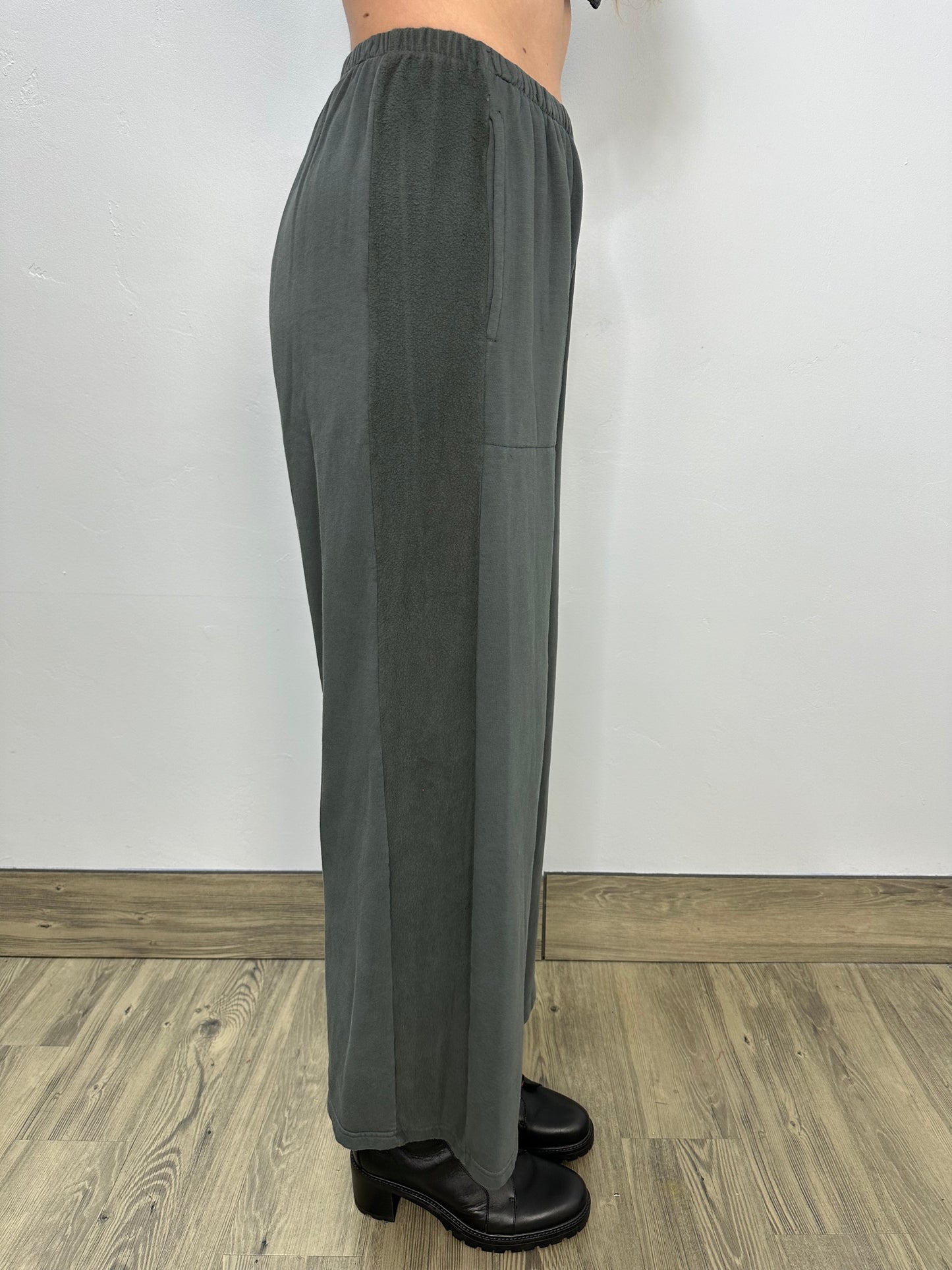 Wide Leg Iron Grey Fleece Pant with Pockets