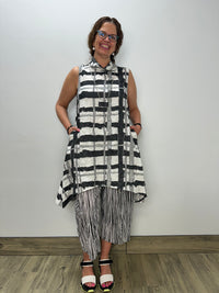 Black and White Hi-Low Sleeveless Tunic