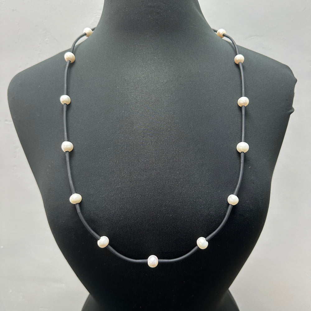 Pearls Kam Necklace