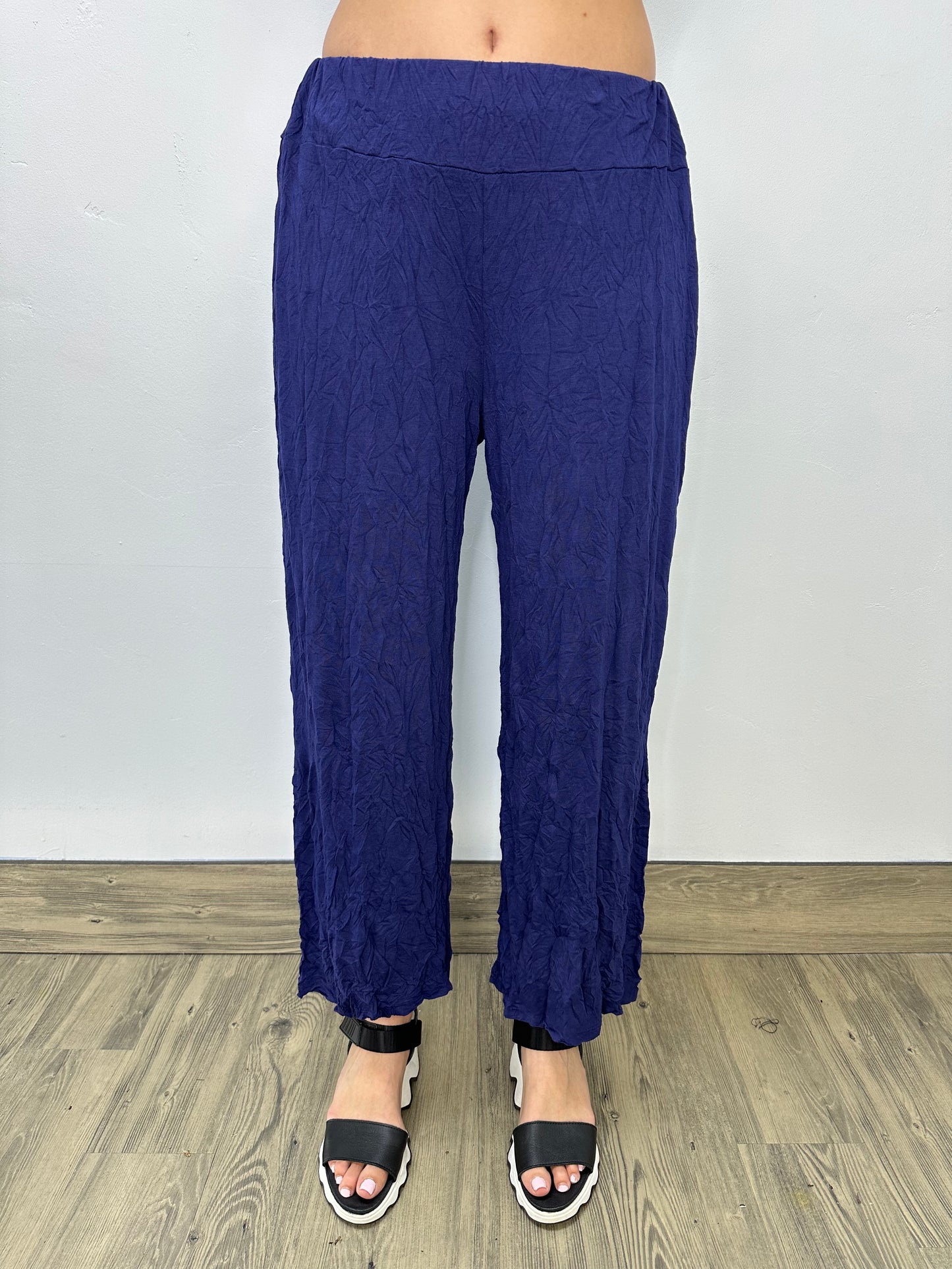 Larshell Crinkle Pant with Side Slits - Venus Purple