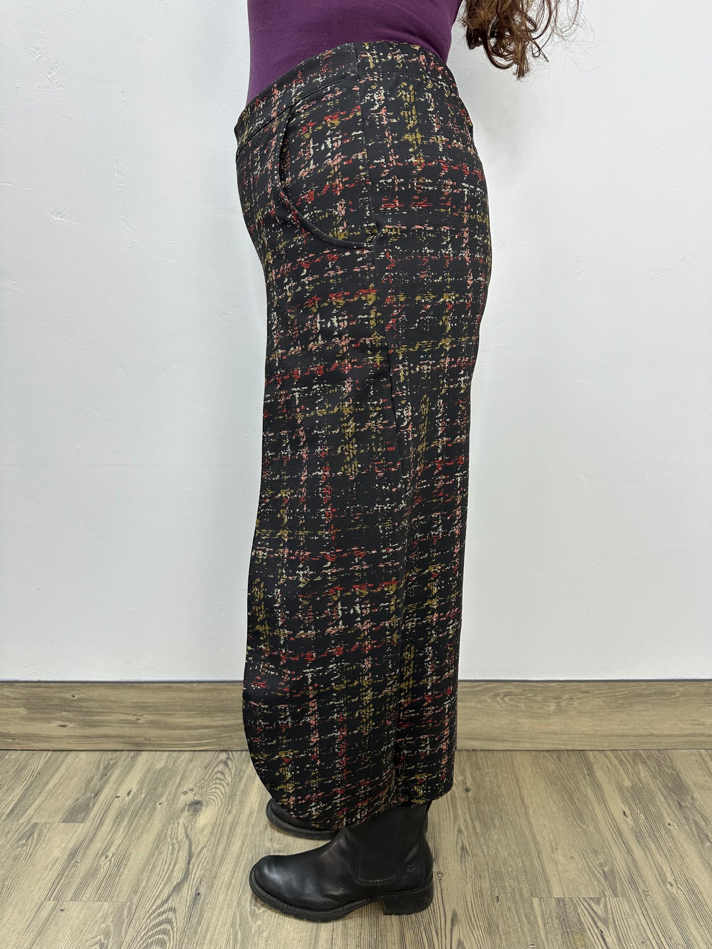 Stretched Houndstooth Plaid Ponte Jade Pant