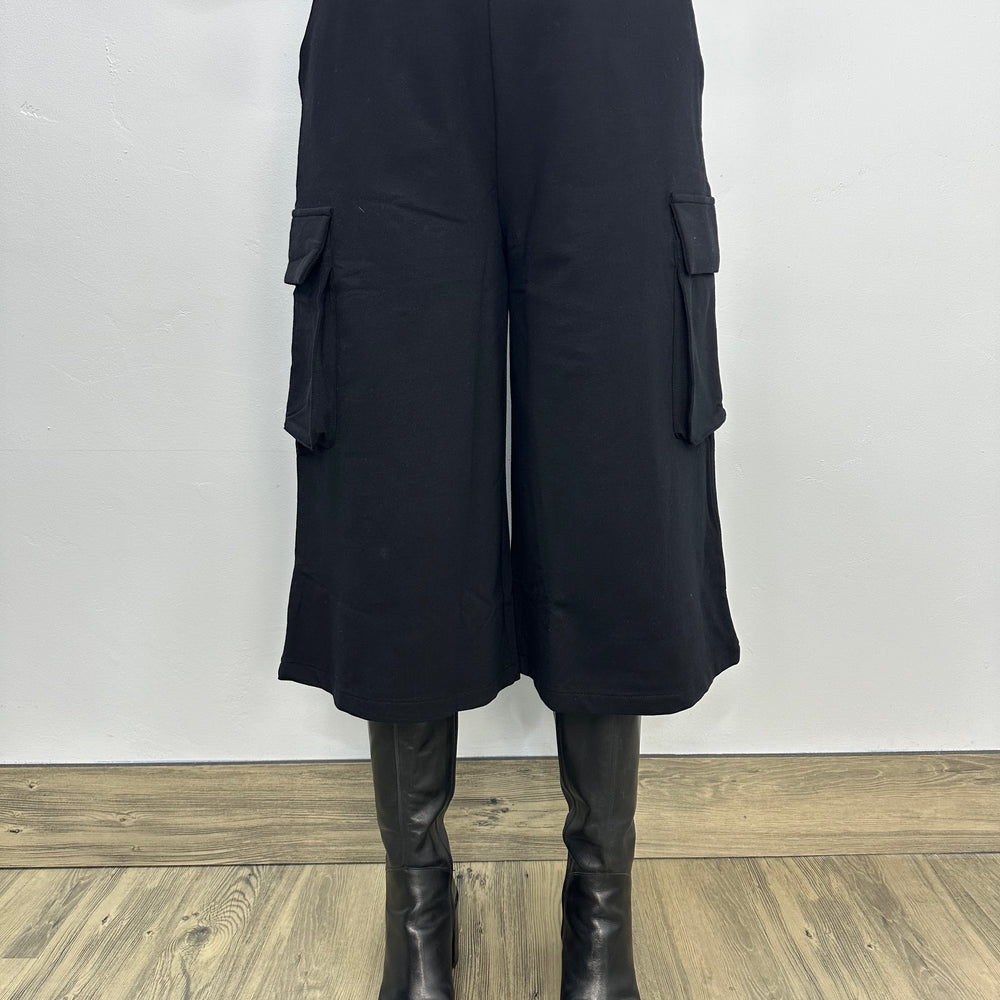 Black Nite Short Cargo Pant