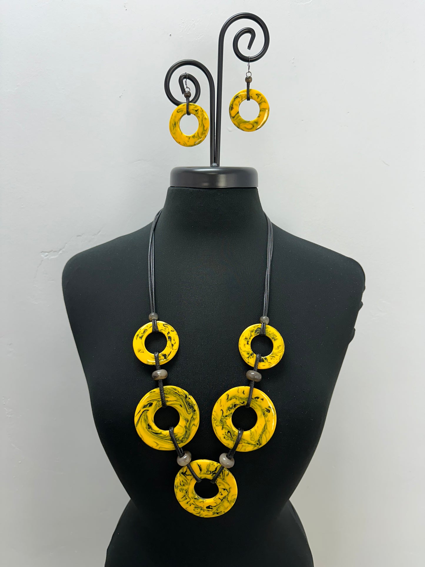 Black and Yellow Circle Rings Necklace