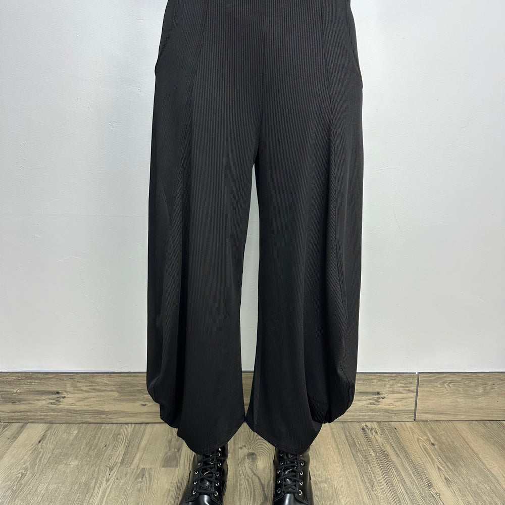 Black Ribbed Jade Pant