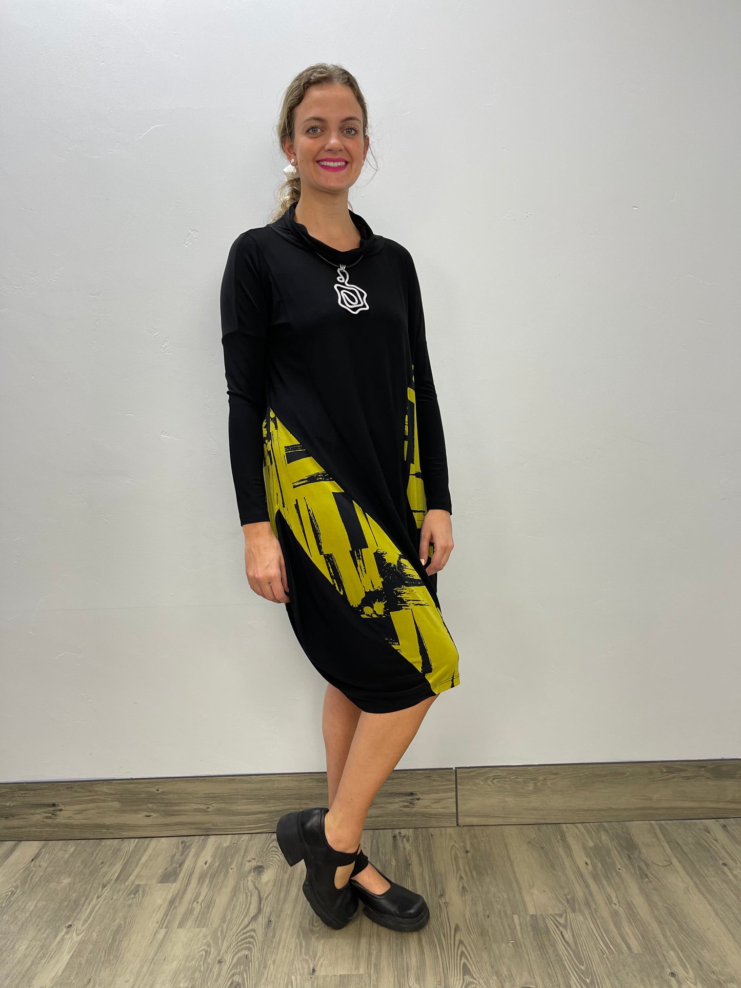 Load image into Gallery viewer, Ozzie Limelight Long Sleeve Dress
