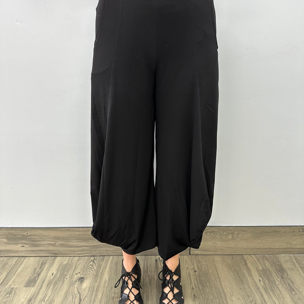 Black Vogue Balloon Crop Pant