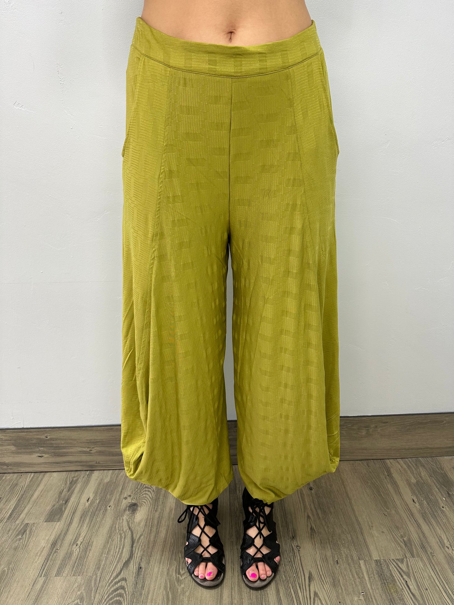 Citron Print Balloon Crop Pant