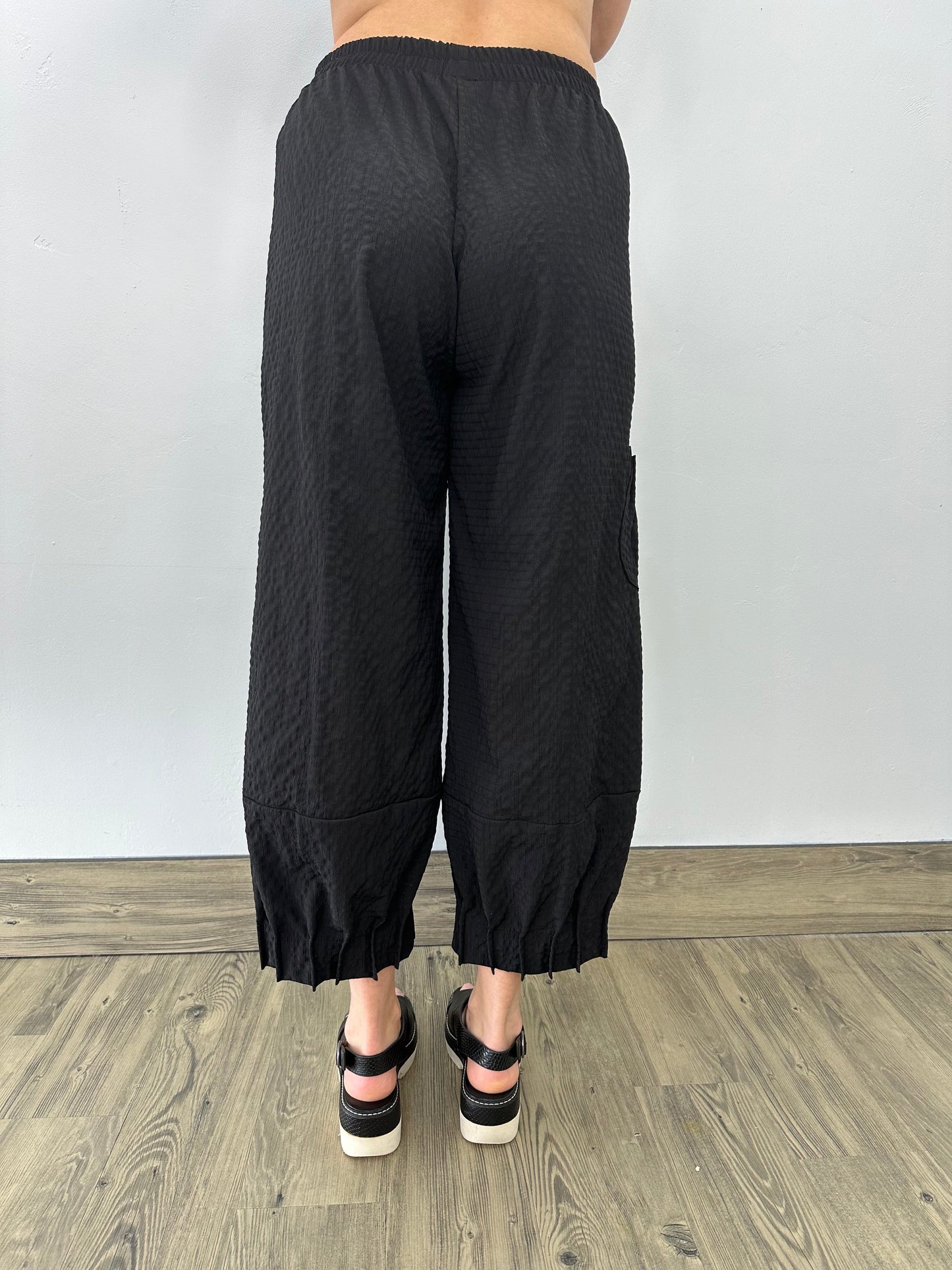 Load image into Gallery viewer, Black Pant with Detail
