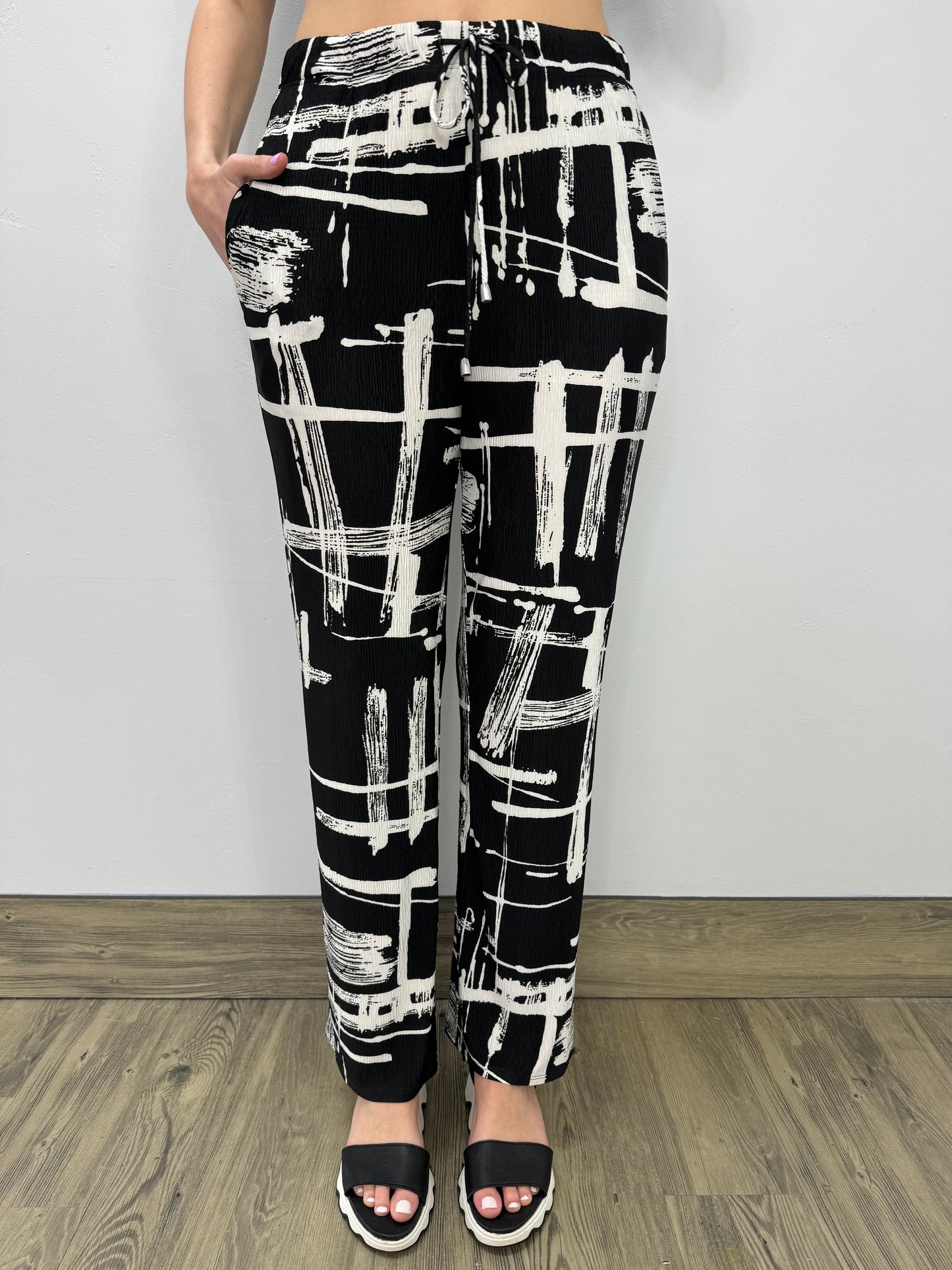 Black and White Pant
