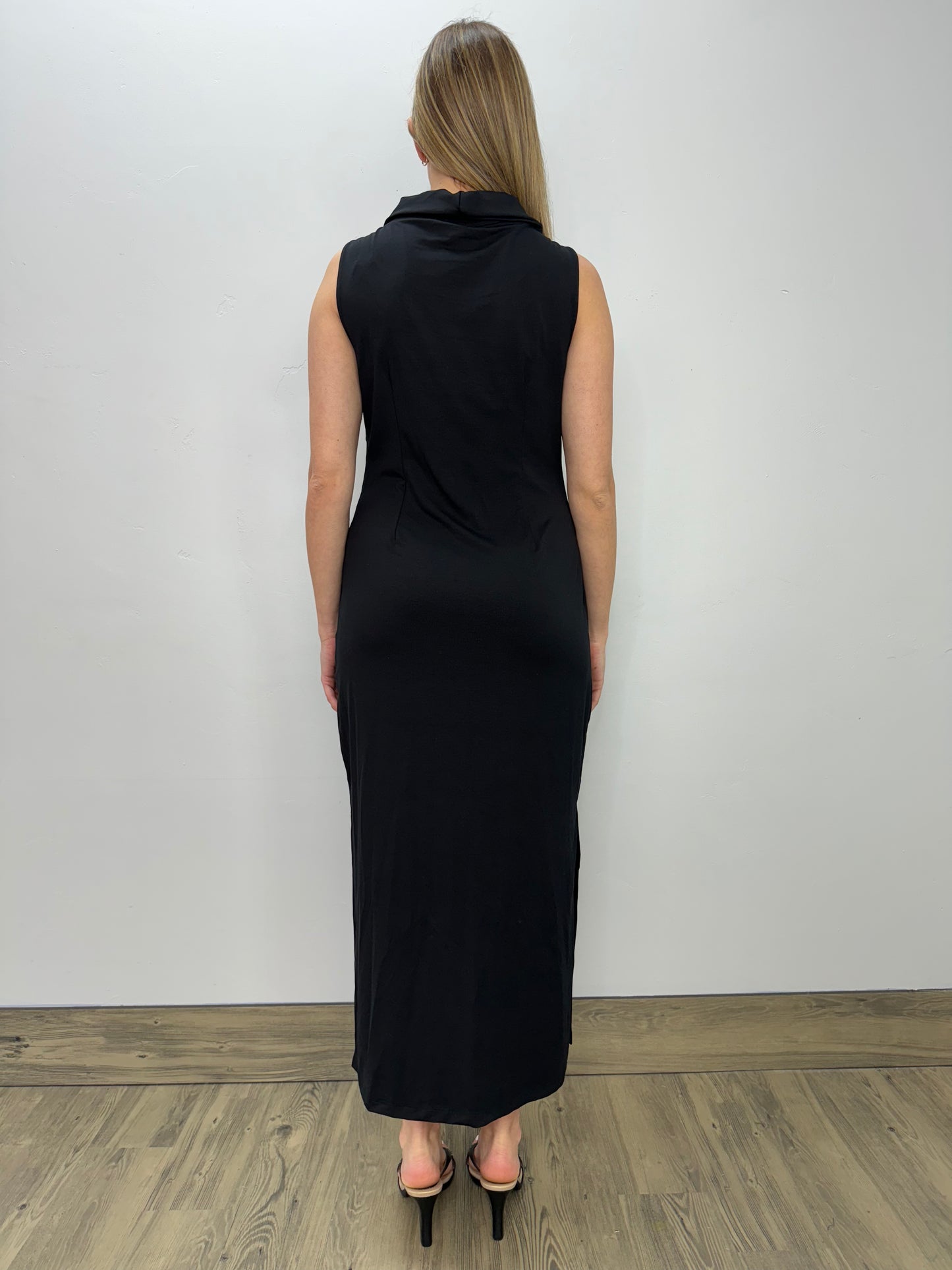 Long Black Sleeveless Dress with Pockets