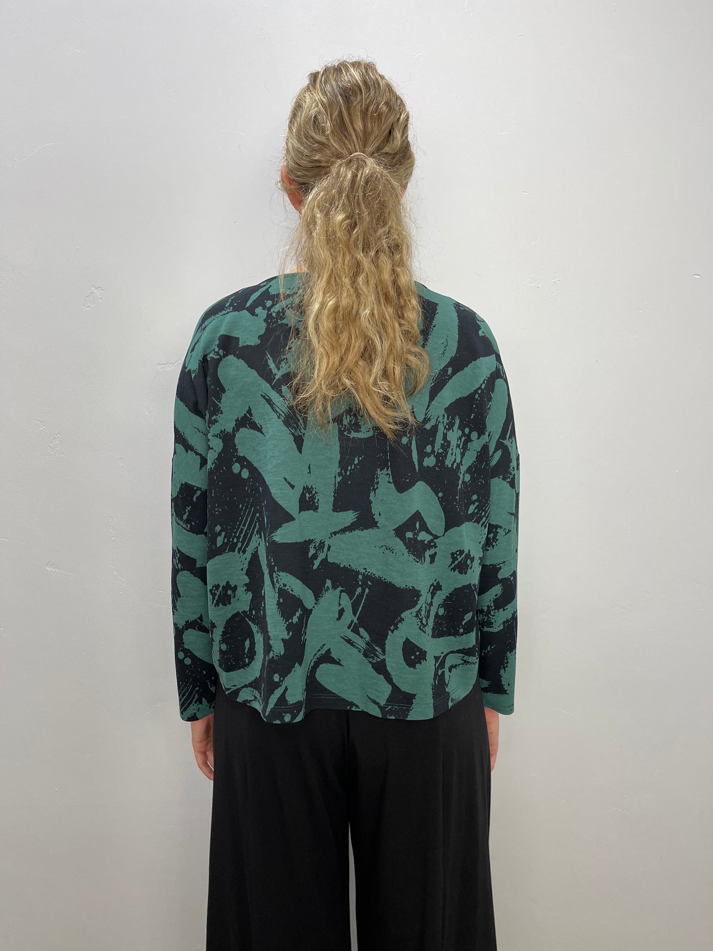 Load image into Gallery viewer, Addison Printed Alpine Long Sleeve Top
