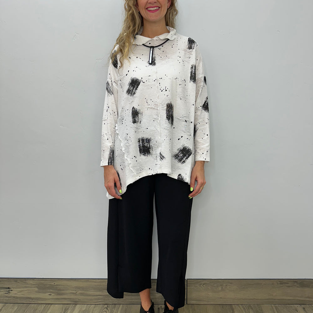 Pepper Distressed White & Black Juliette Tunic