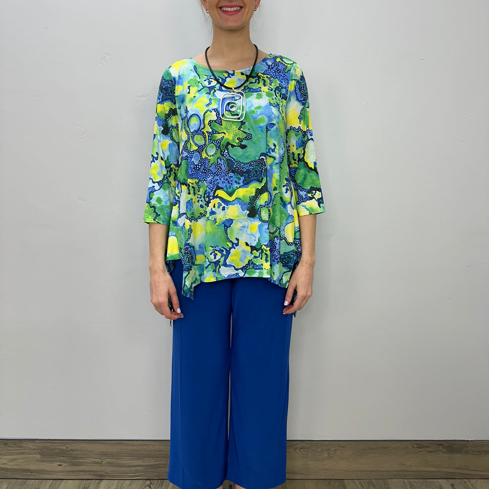 
                  
                    Green and Blue Pattern 3/4 Sleeve Shark-bite Tunic
                  
                