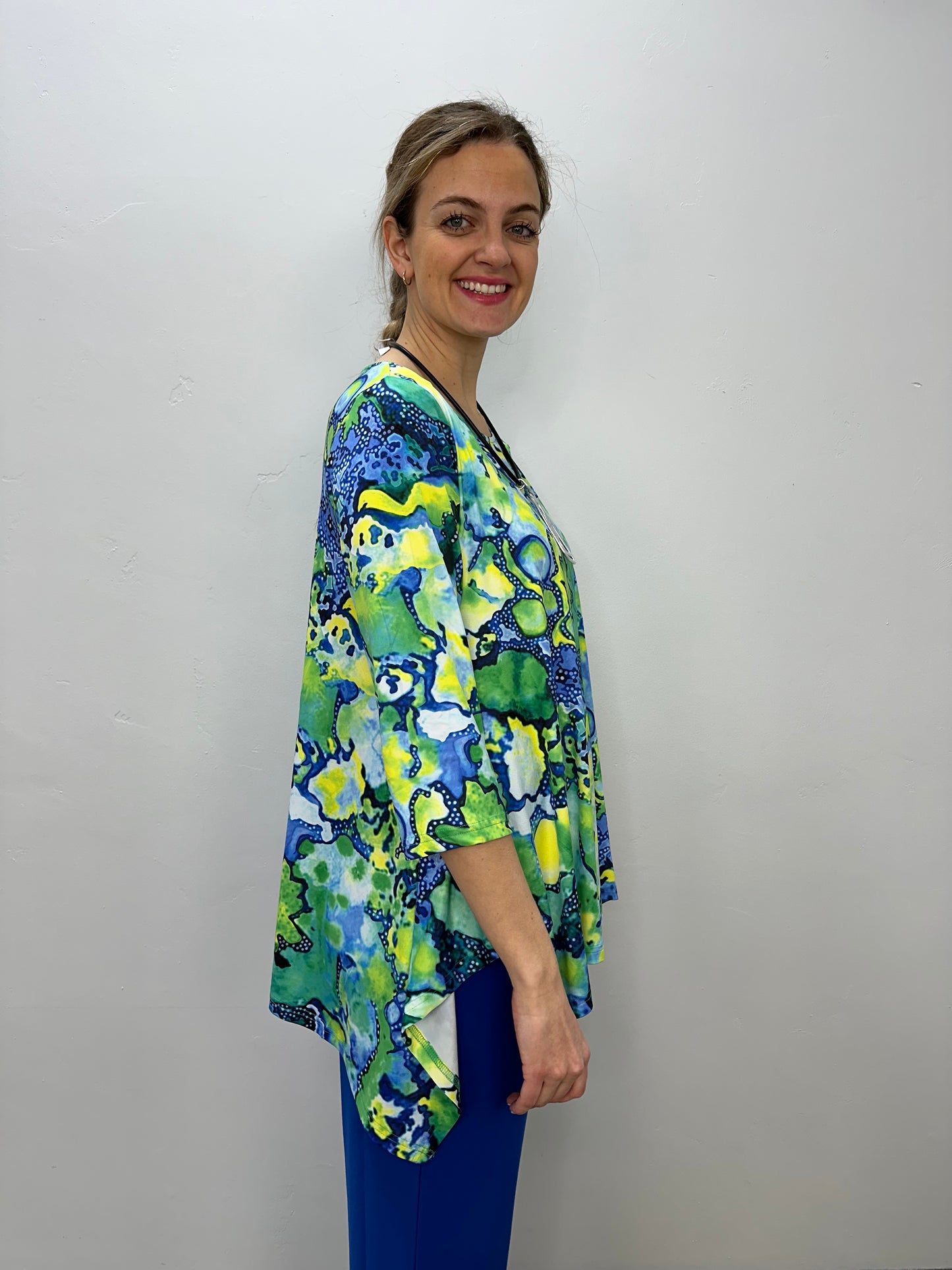 Green and Blue Pattern 3/4 Sleeve Shark-bite Tunic