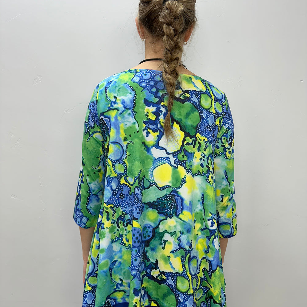 
                  
                    Green and Blue Pattern 3/4 Sleeve Shark-bite Tunic
                  
                