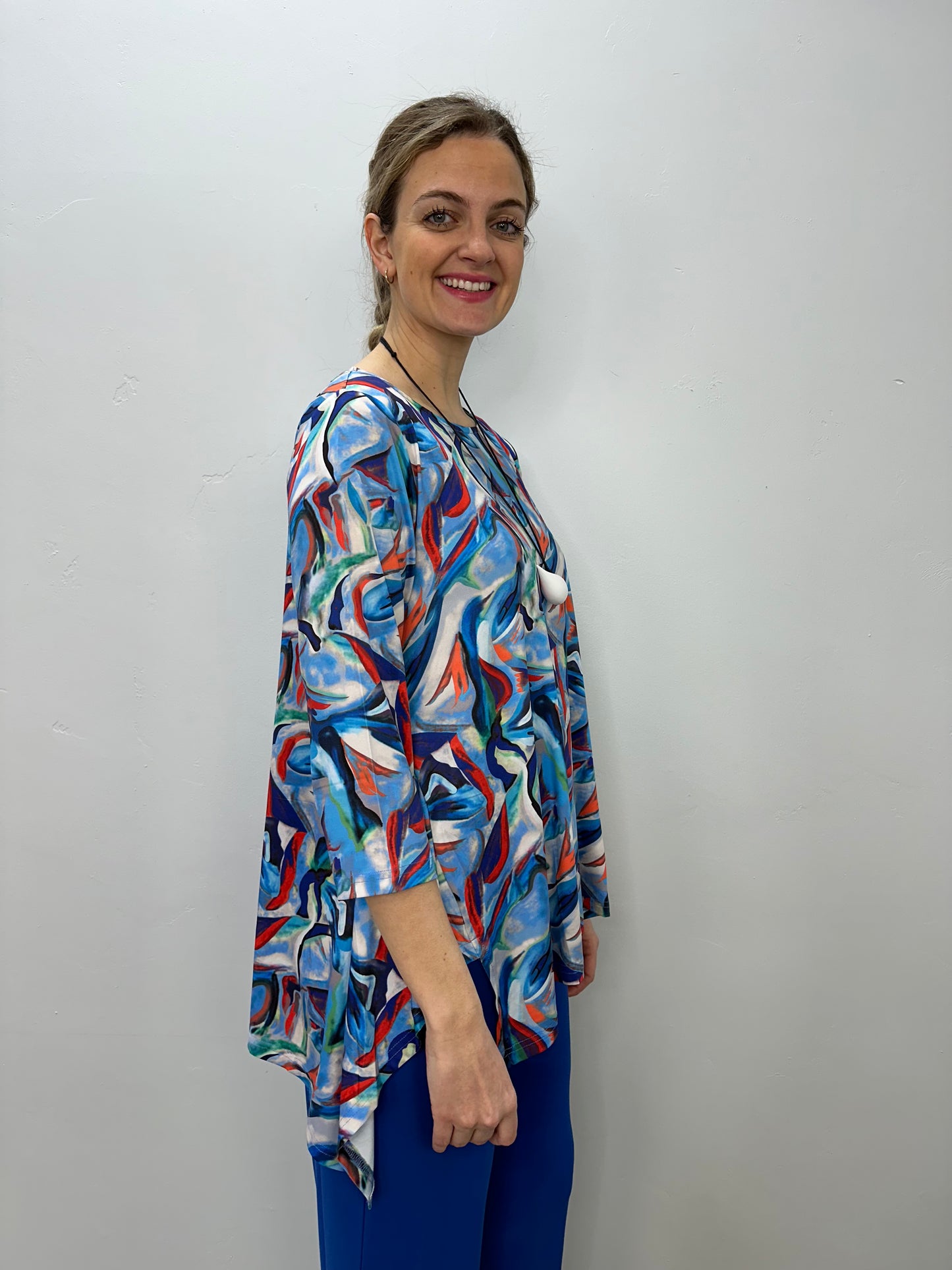 Blue and Red Abstract Pattern 3/4 Sleeve Shark-bite Tunic