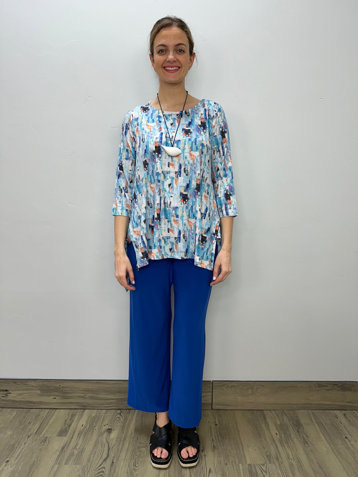 Load image into Gallery viewer, Abstract Blue Block 3/4 Sleeve Shark-bite Pattern Tunic
