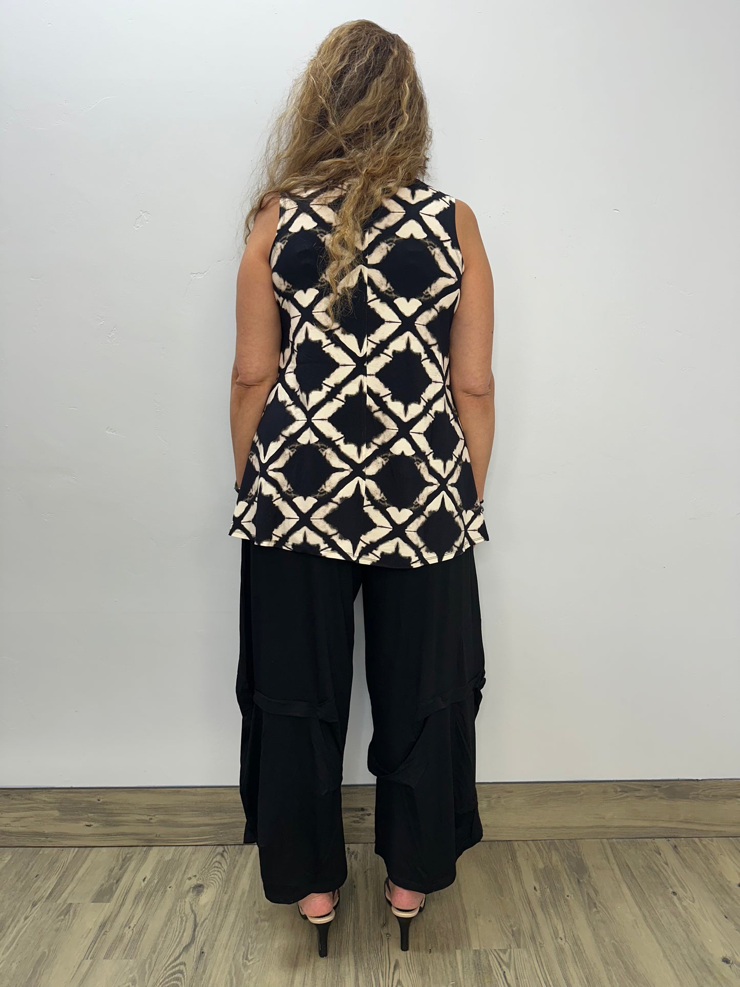 Optic Black and Tan Squares Sleeveless Desa Tunic