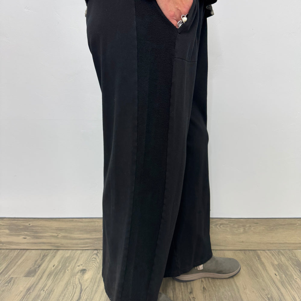 Wide Leg Black Fleece Pant with Pockets