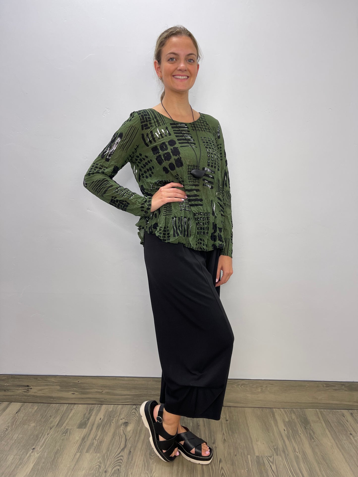 Elm Gizel 3/4 Sleeve Top with Pocket