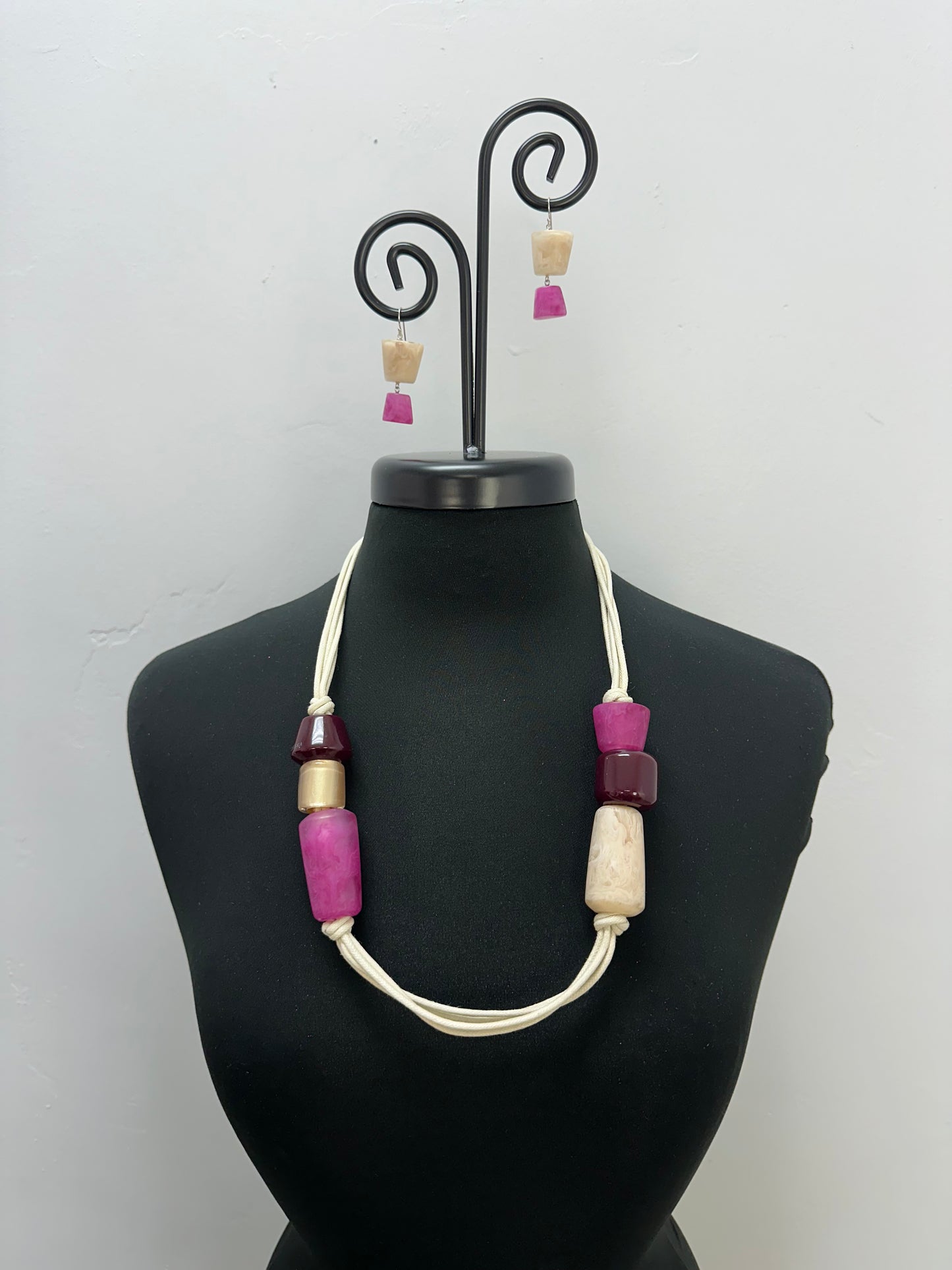 Pink and Cream Gumdrop Short Necklace