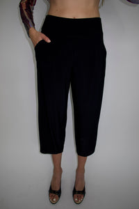 Black 25" Tapered Leg Crop Pant with Pockets