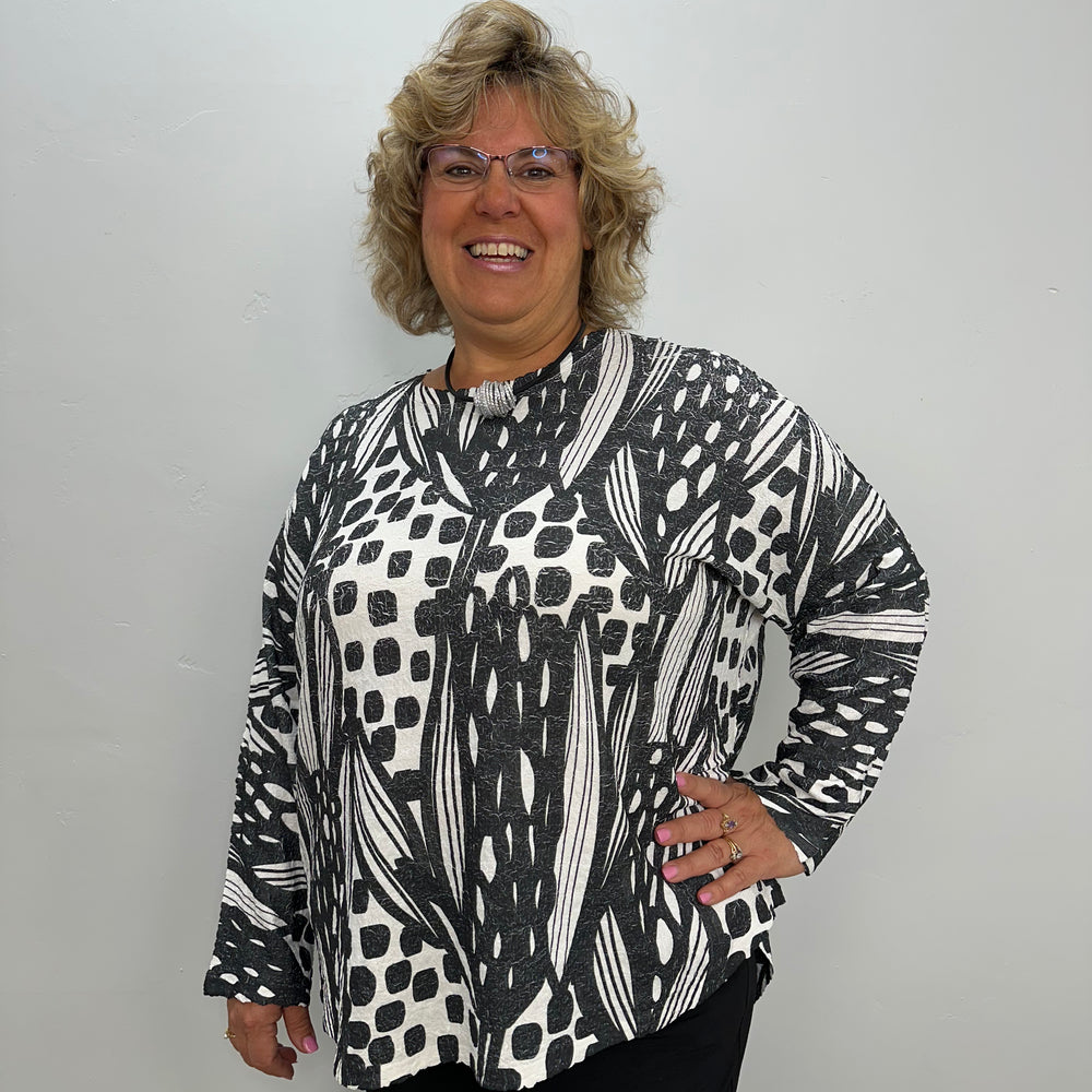 Black and White Long Sleeve Pattern Top