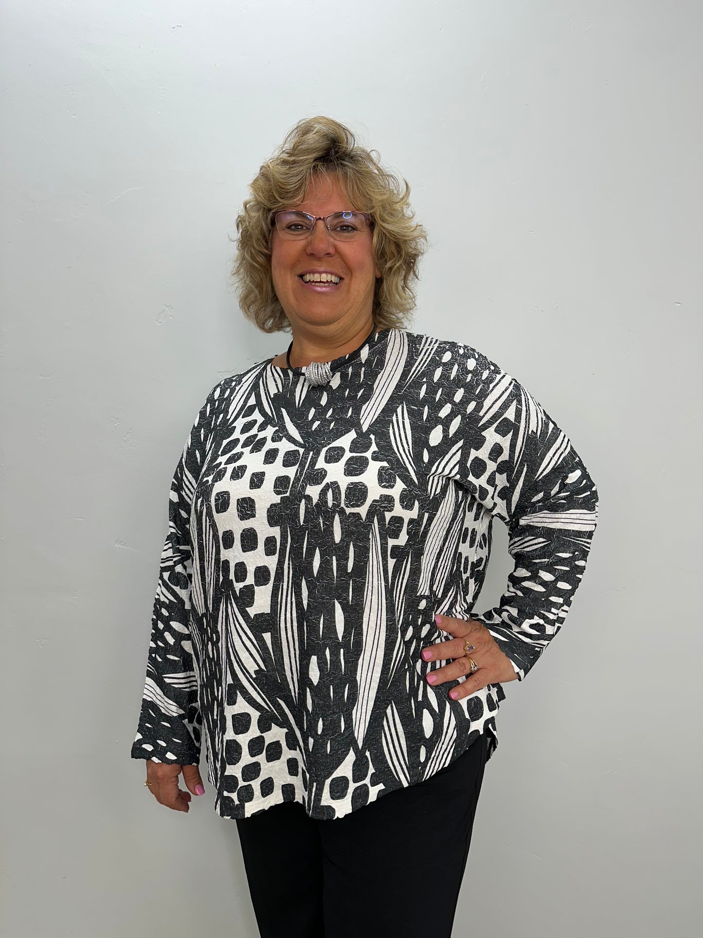 Black and White Long Sleeve Pattern Top