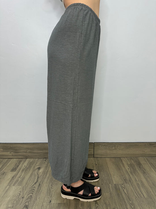 Cobblestone Cropped Pant with Darts