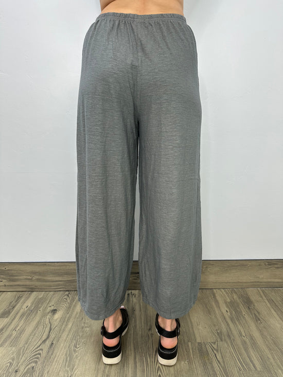 Cobblestone Cropped Pant with Darts