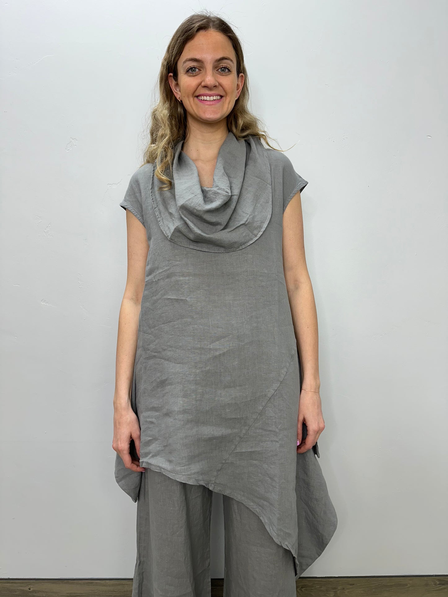 Gray Short Sleeve Cowl Neck Linen Tunic