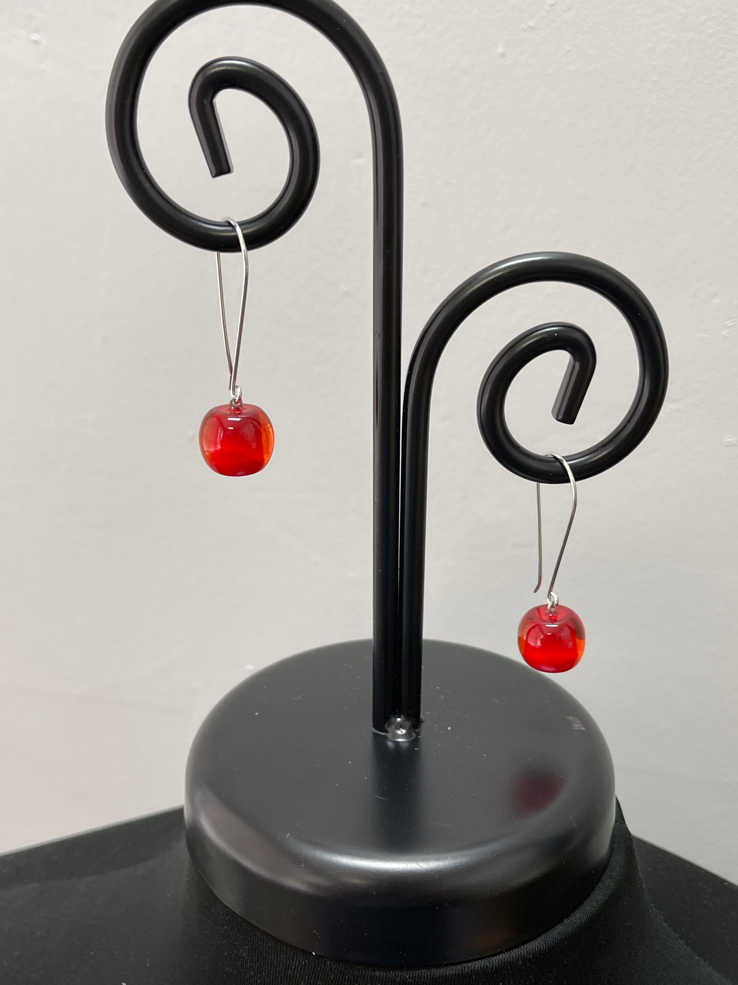 Load image into Gallery viewer, Long Red Polyresin Earring
