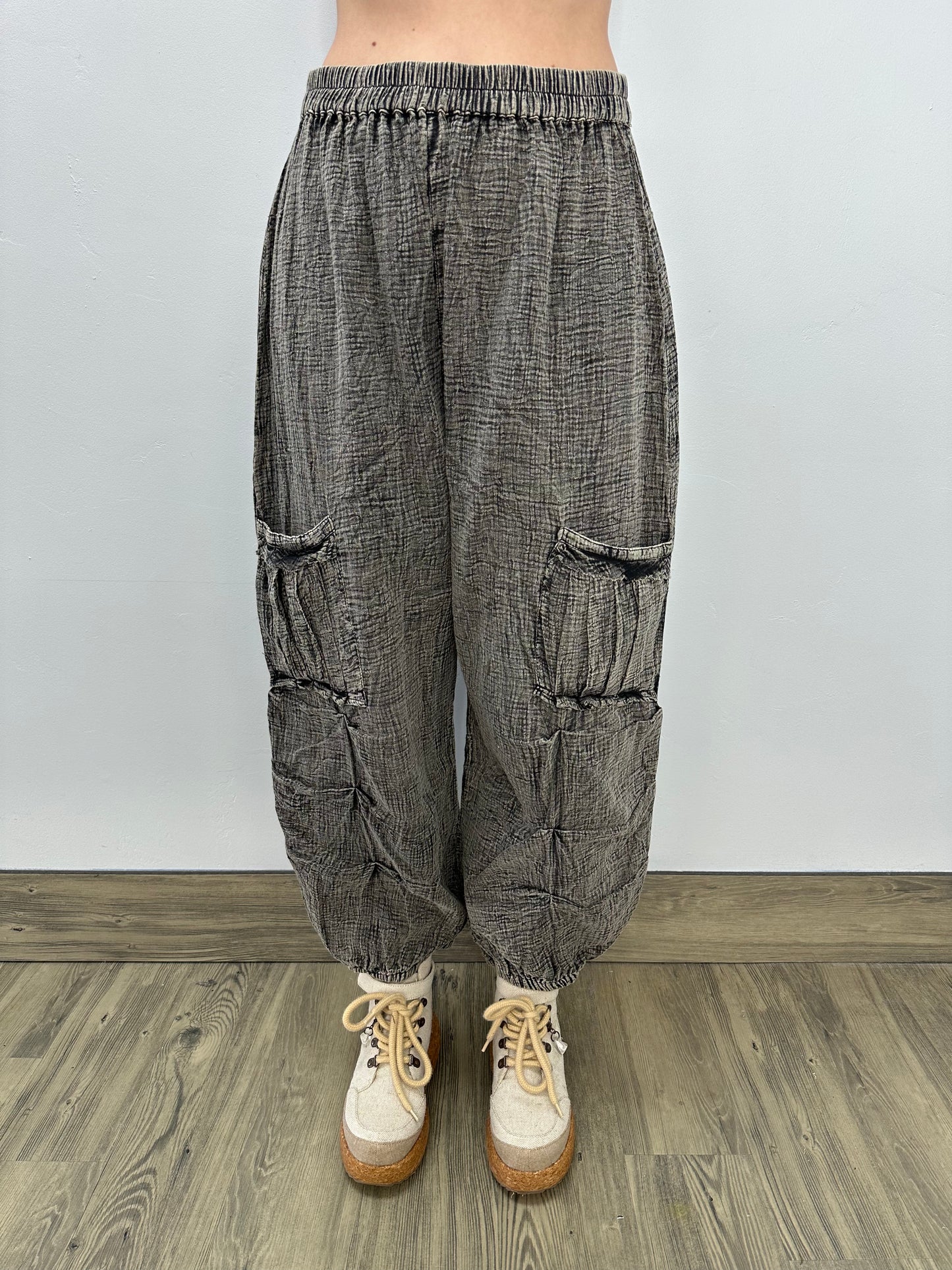 Stone Wash Gauze Pants with Tucks