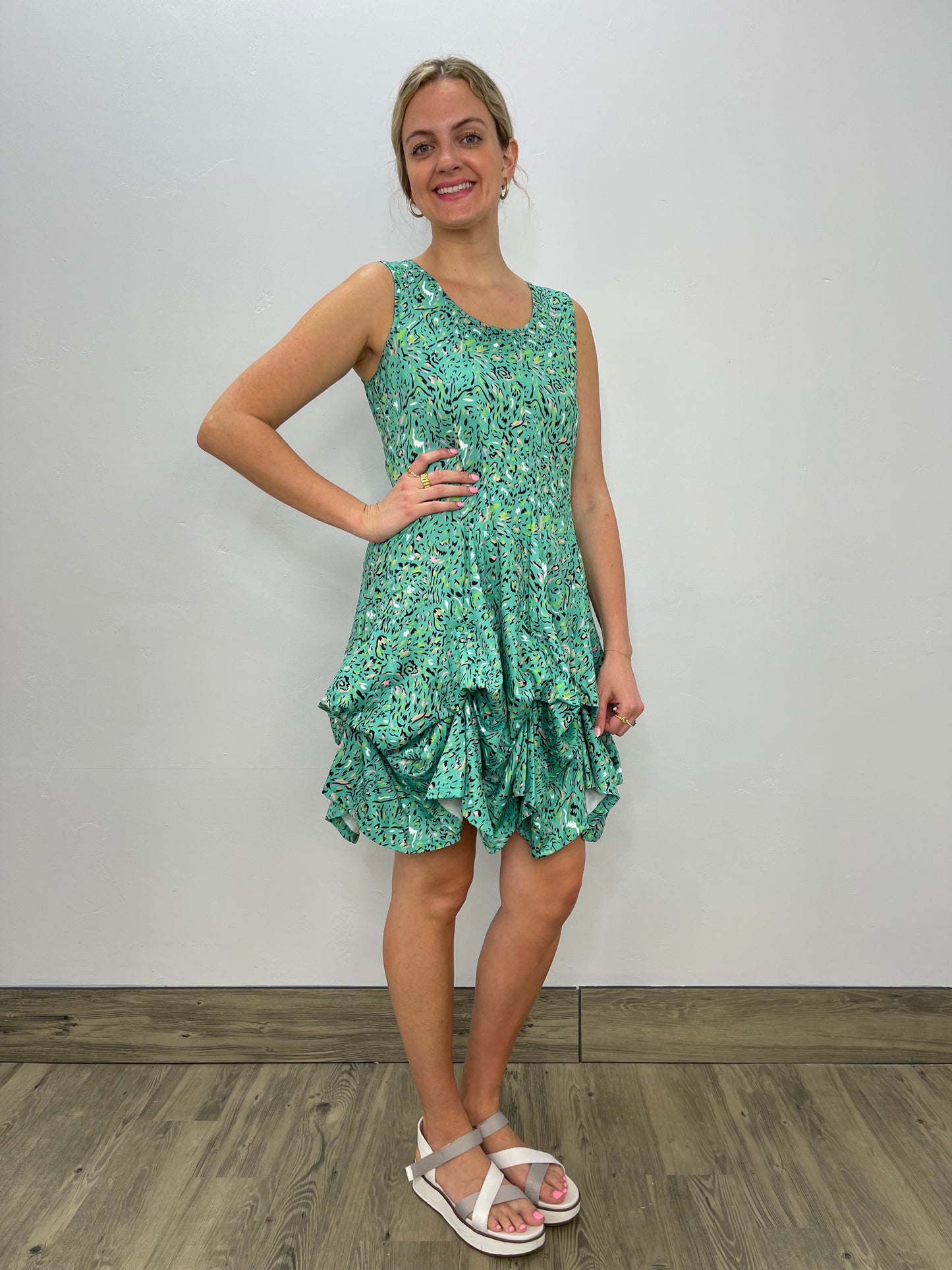 Load image into Gallery viewer, Green Pattern Sleeveless Scoop Neck Bubble Dress
