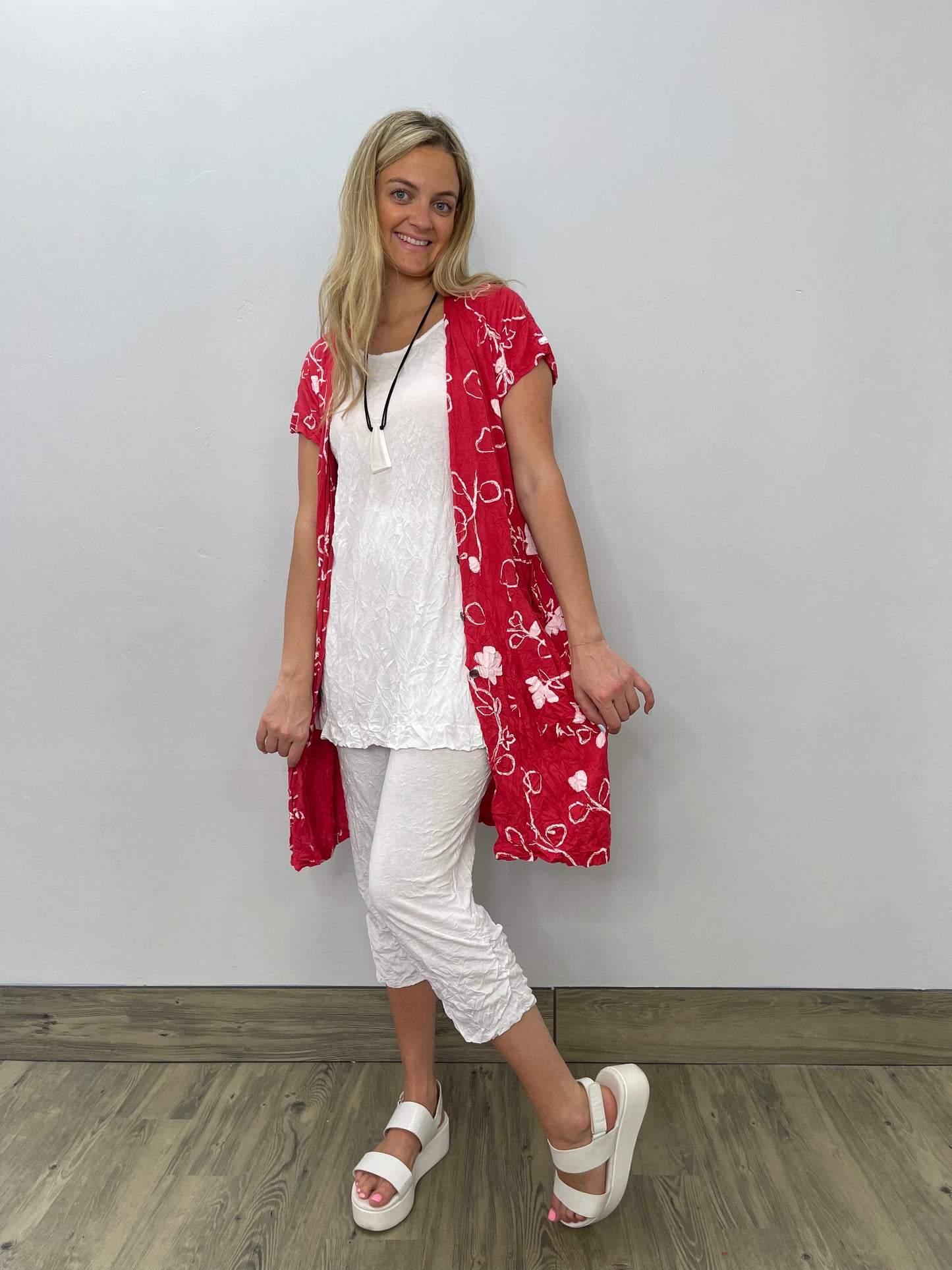 Load image into Gallery viewer, Dannie Button Up Vest - Carmine
