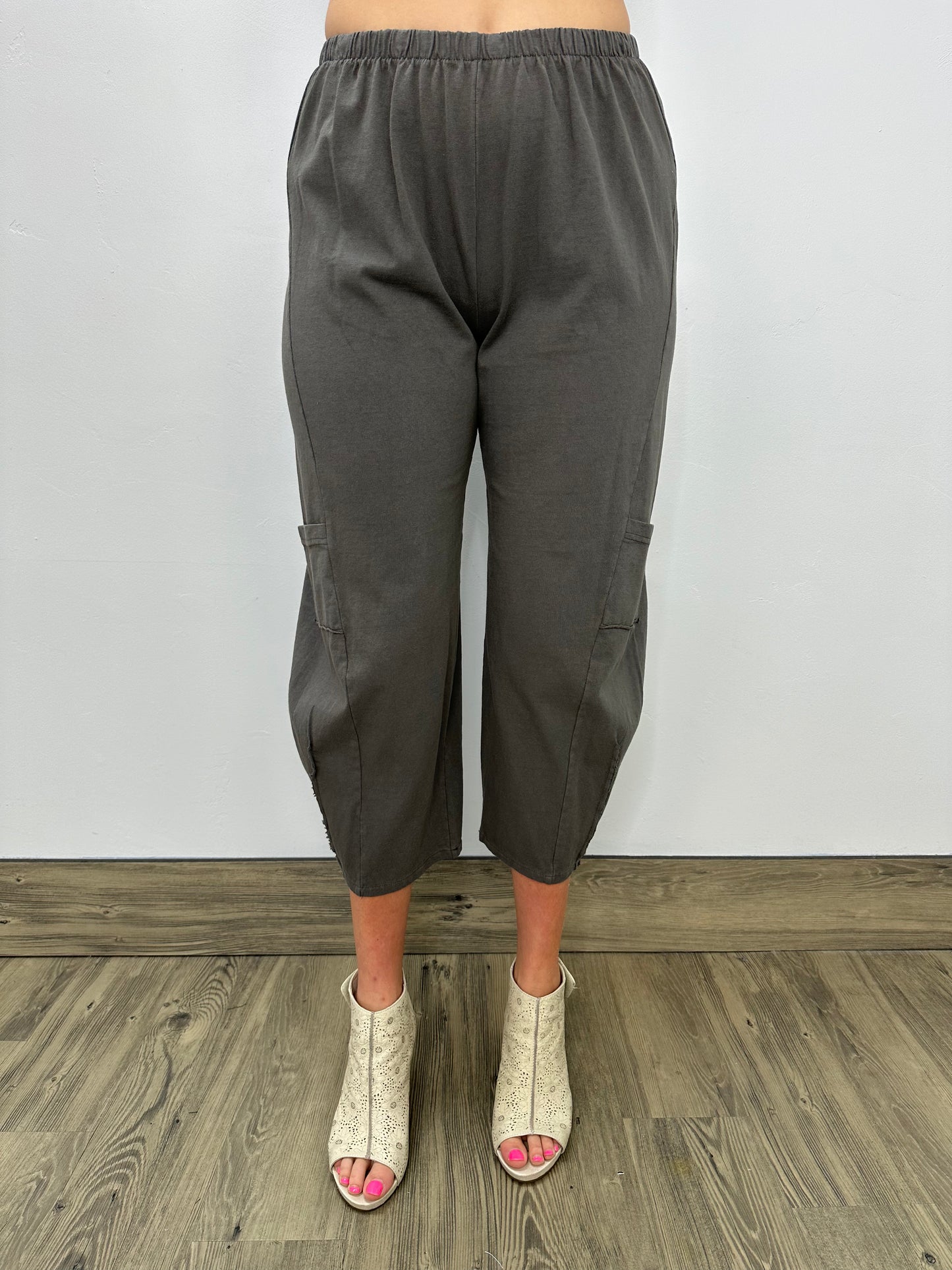 Dusk Cotton Pleat Crop Pant with Pockets