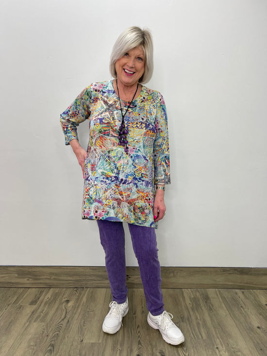 Load image into Gallery viewer, Serene Crew Neck 3/4 Sleeve Pattern Tunic
