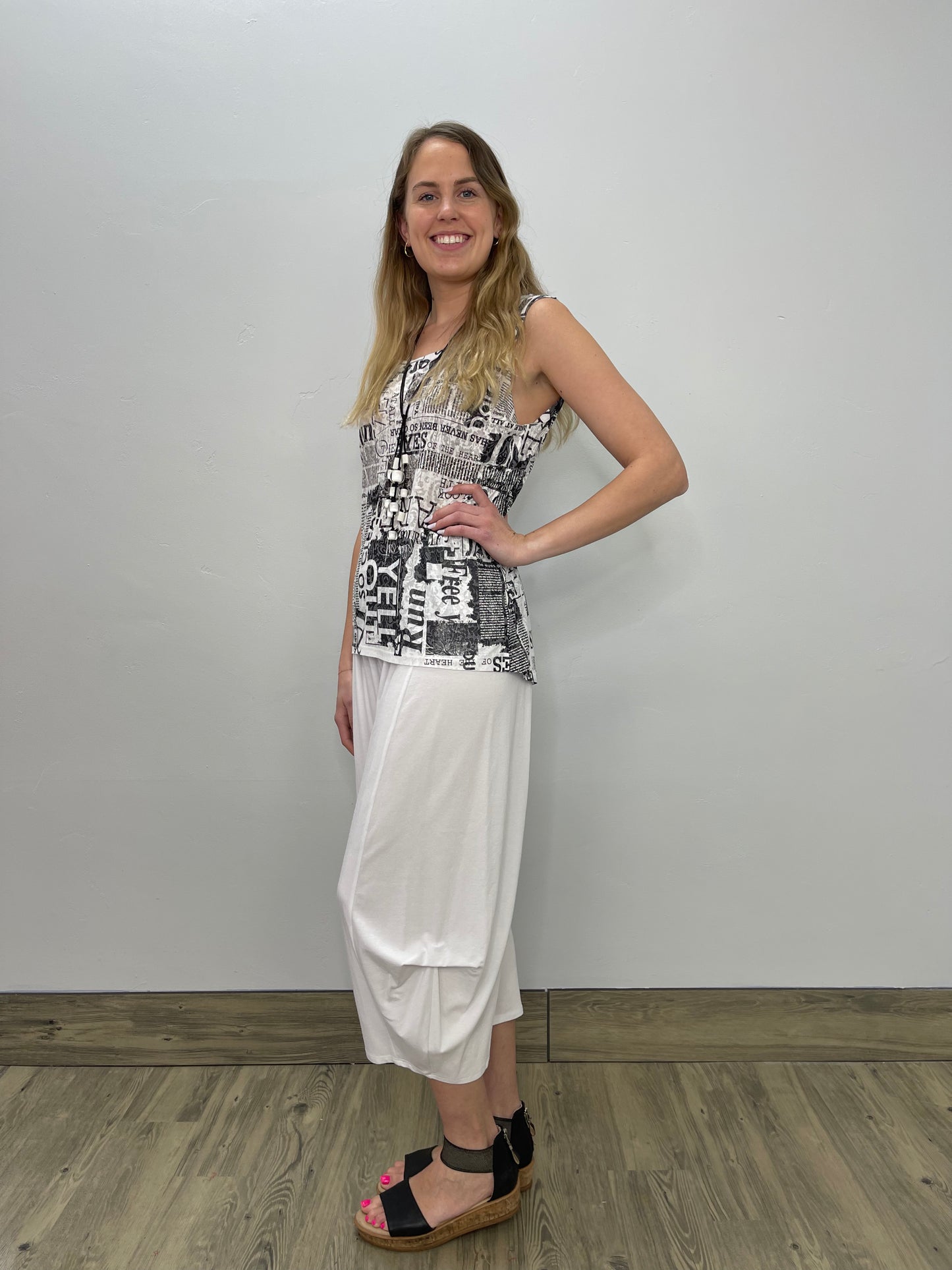 Load image into Gallery viewer, Newspaper Burnout Sleeveless Tank
