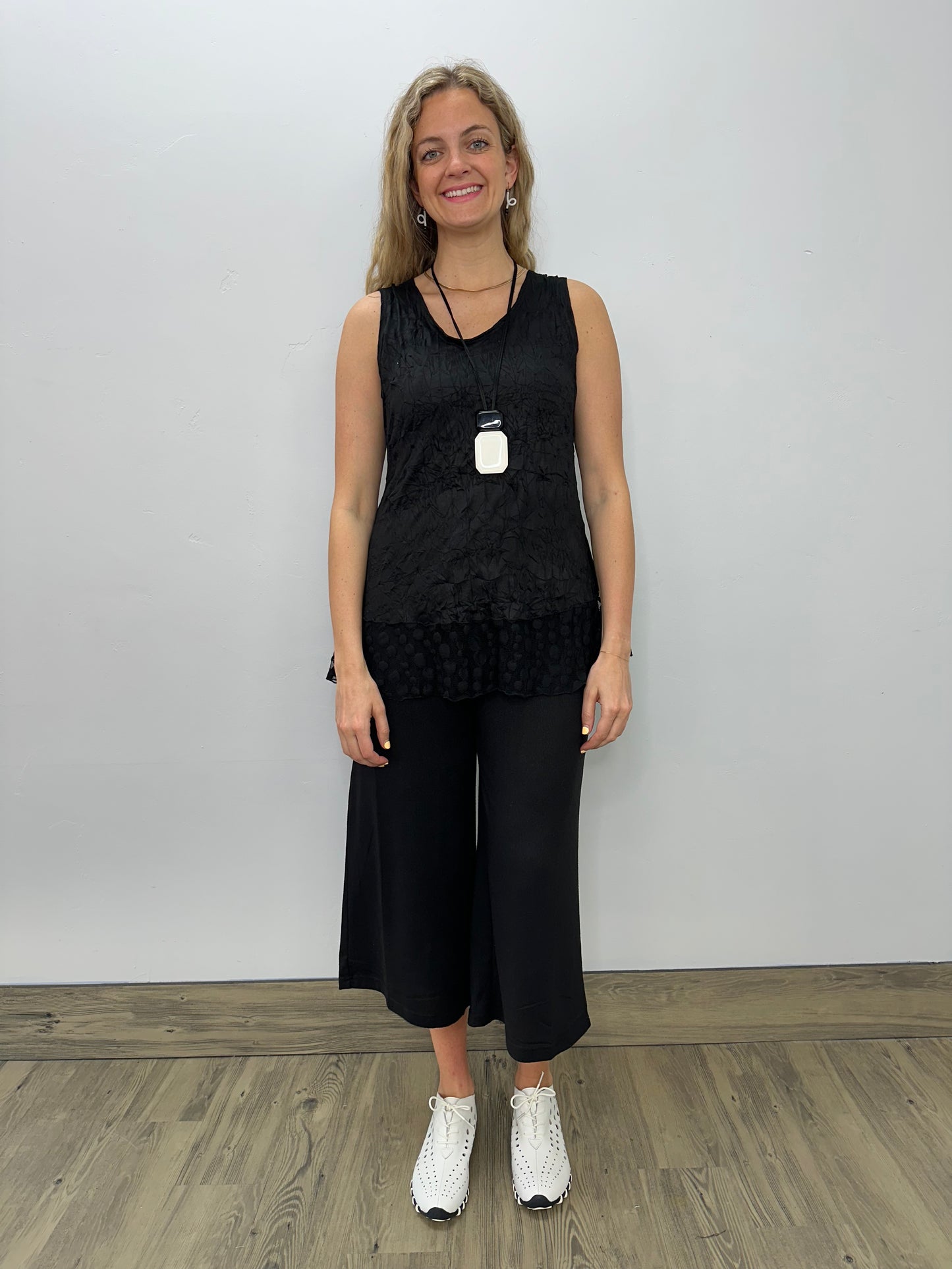 Black Crinkle Ruffle Sleeveless Tank