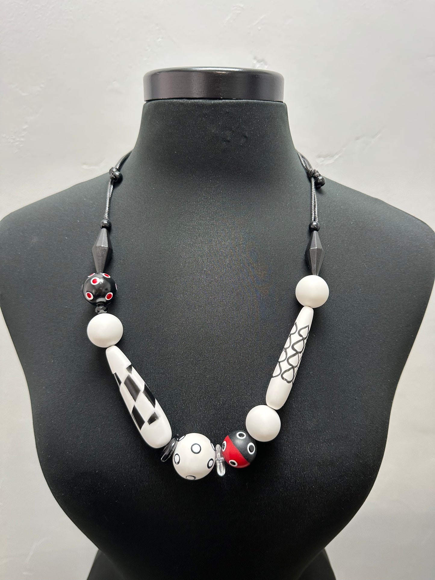 Load image into Gallery viewer, Black and White Pattern Necklace
