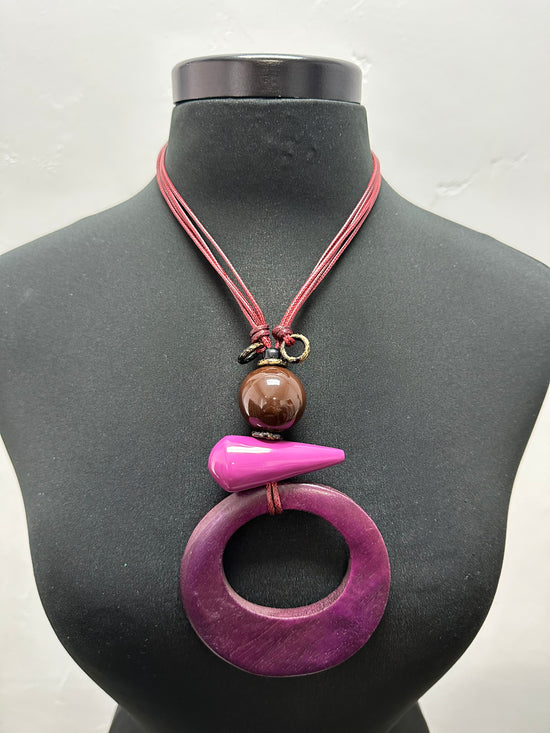 Load image into Gallery viewer, Pink Circle Pendant Necklace
