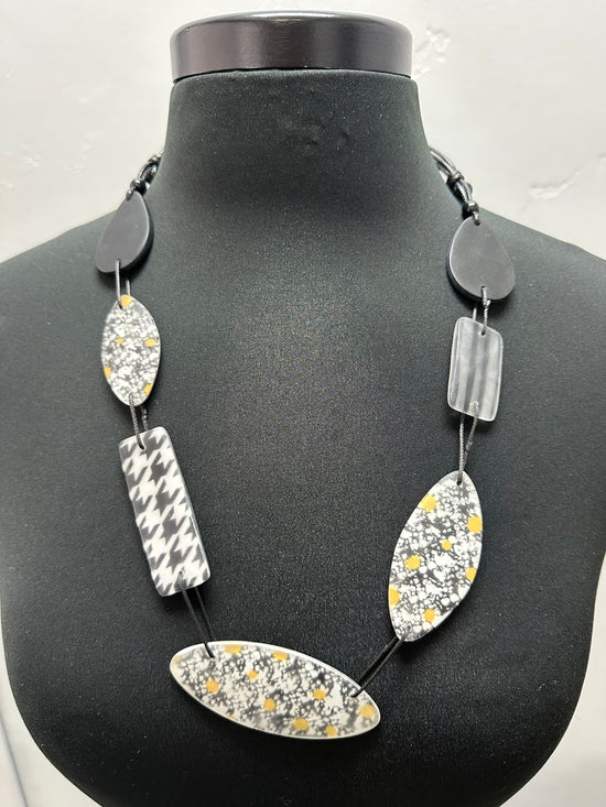 Black and White Pattern Adjustable Necklace