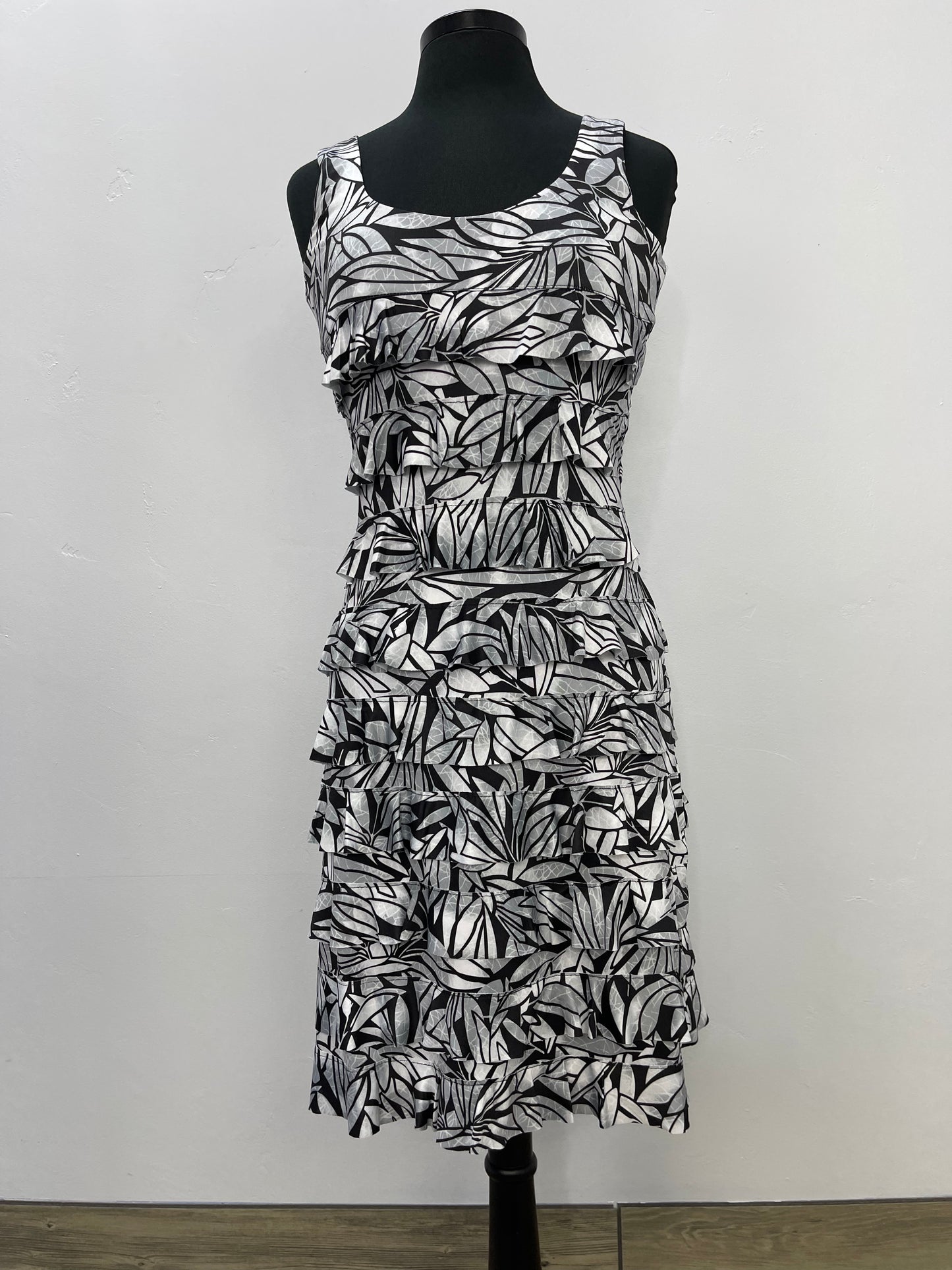 Black and Gray Pattern Sleeveless Ruffle Dress
