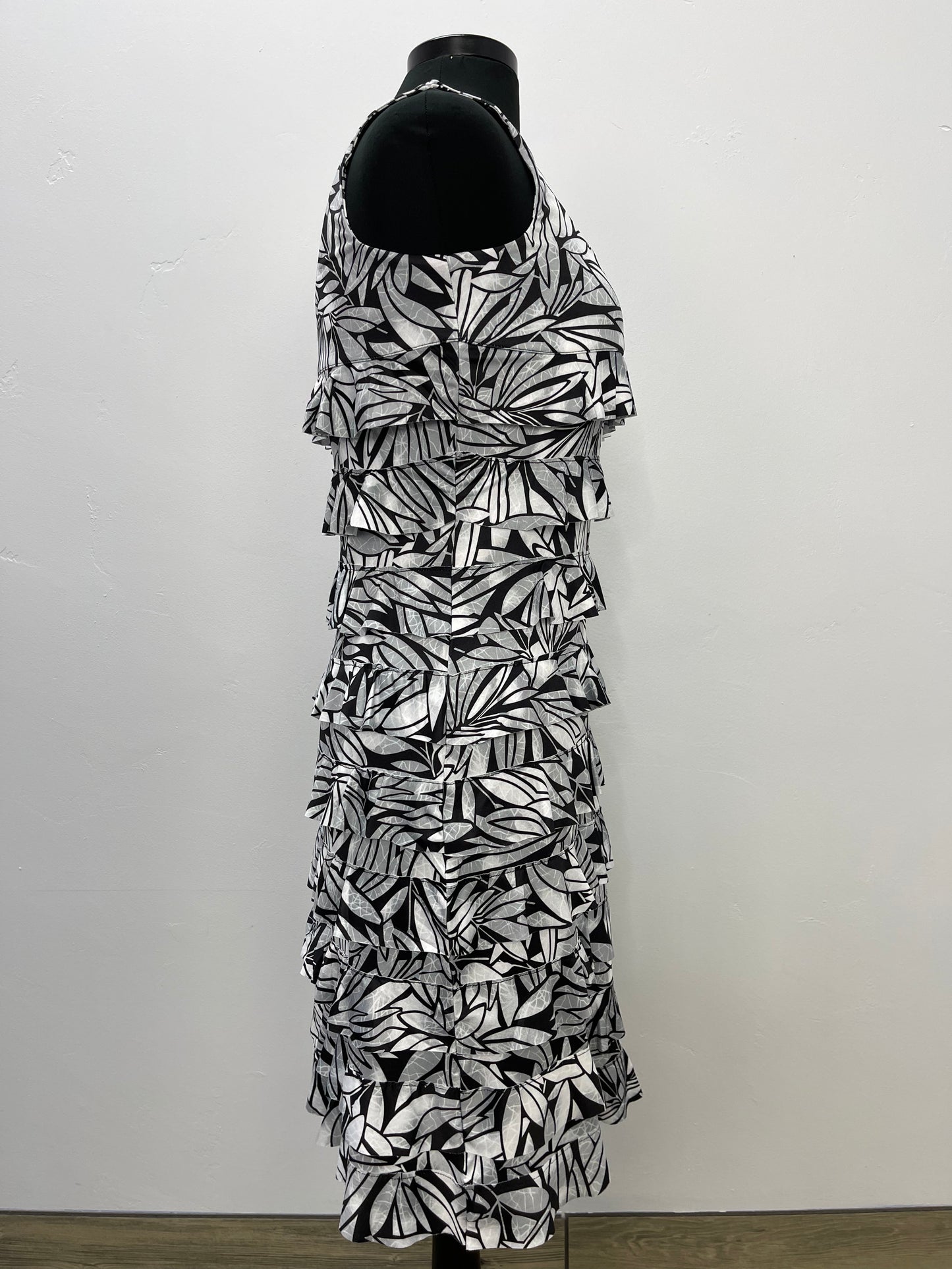 Black and Gray Pattern Sleeveless Ruffle Dress