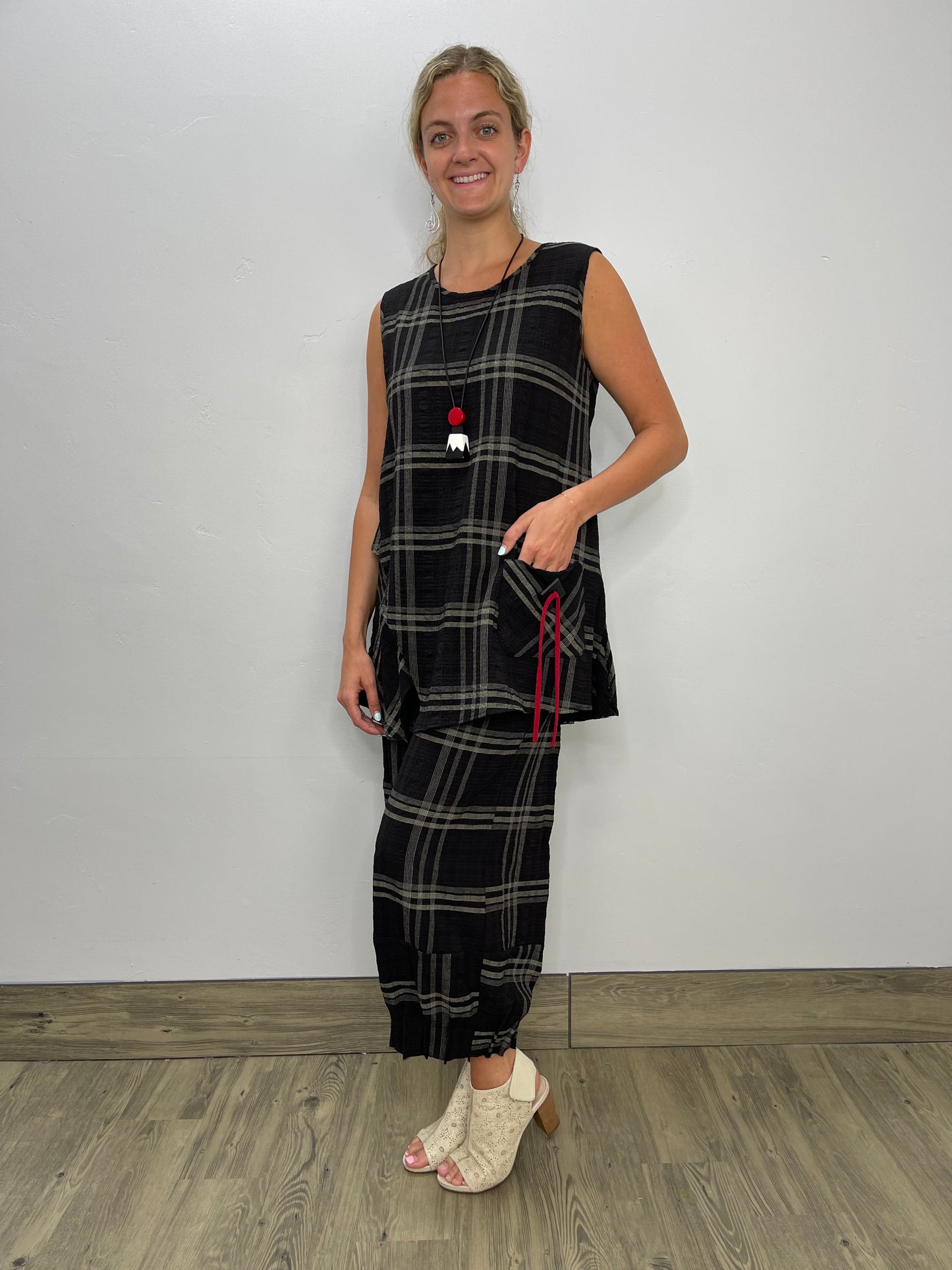 Load image into Gallery viewer, Black and Tan Plaid Top with Pocket
