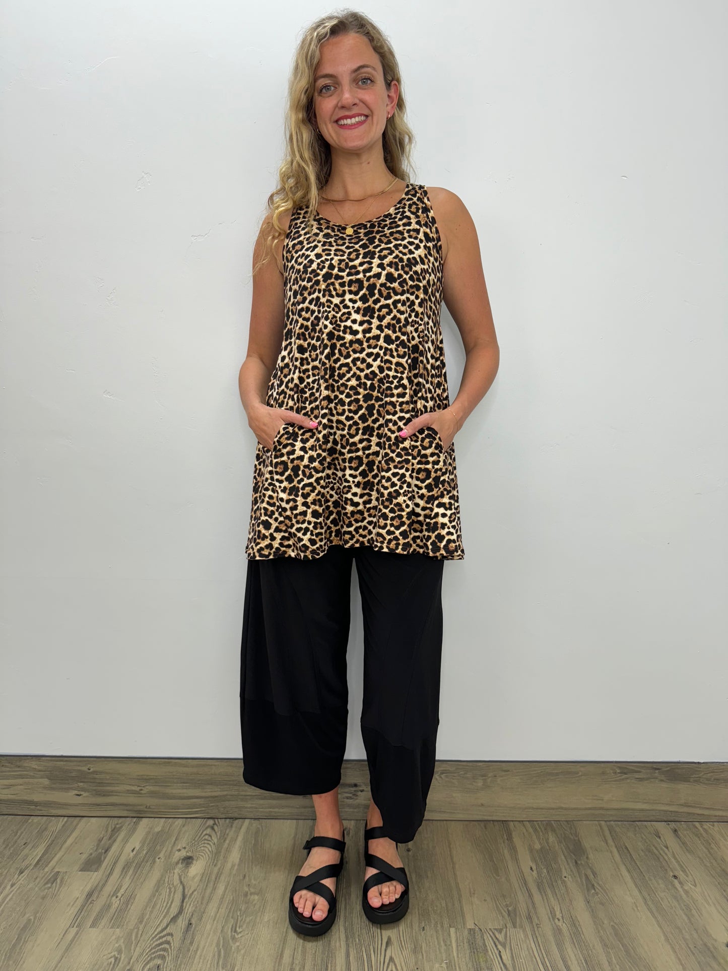 2AM Petite Sleeveless Brown Cheetah Tunic Tank